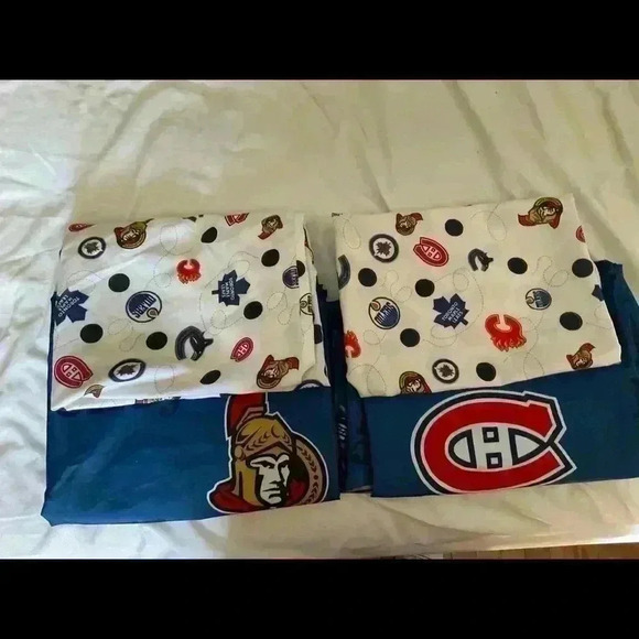 HOCKEY themed 2X window panel and 2X pillow cases - Picture 3 of 5